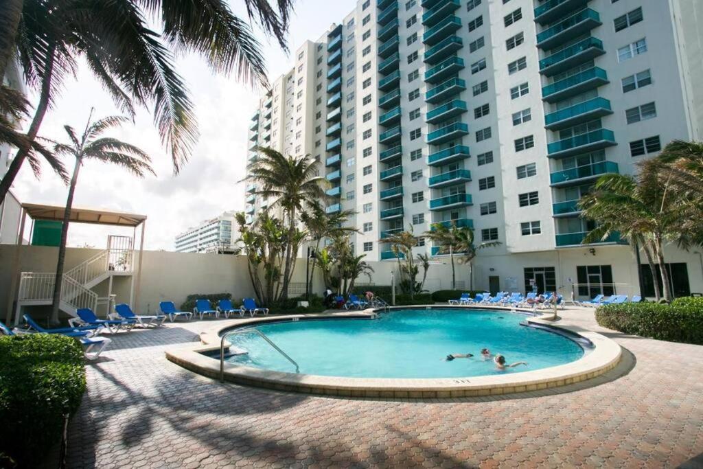 Amazing Apartment On The Beach Голливуд Экстерьер фото